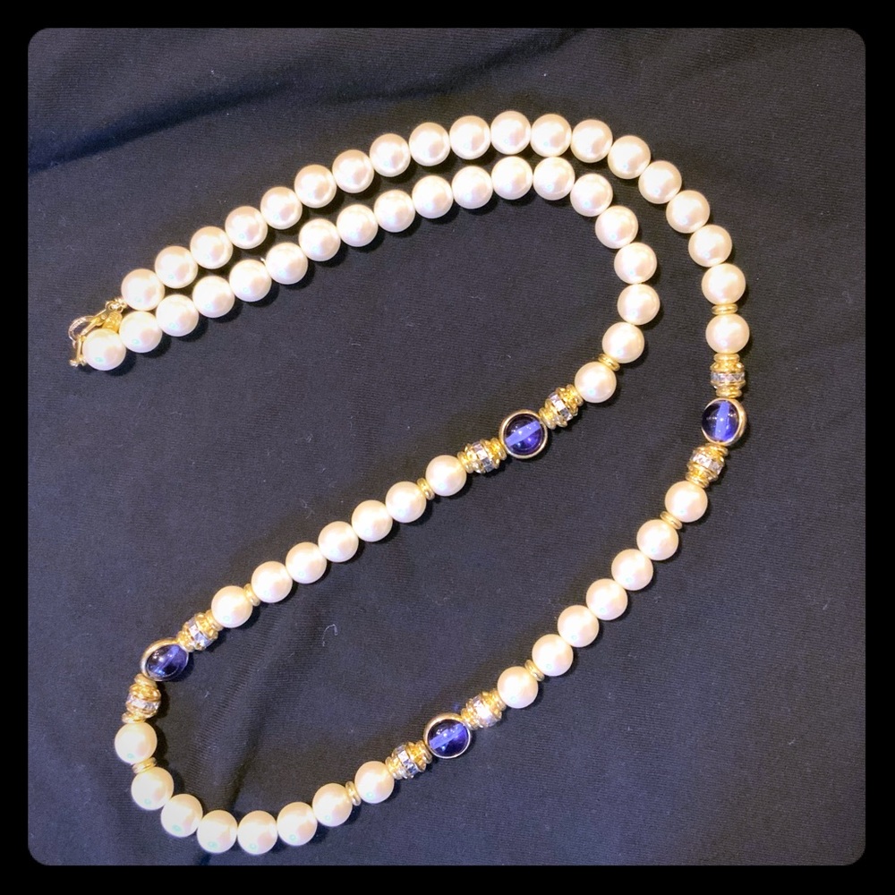Vintage Marvella Faux Pearl / Glass bead Necklace 18 in